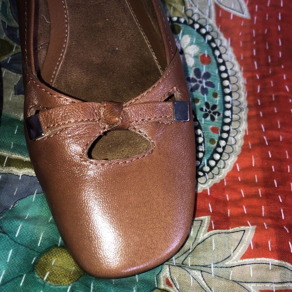 Liz Claiborne brown leather ballet shoes bows, silver trim Size 8M - Picture 10 of 16